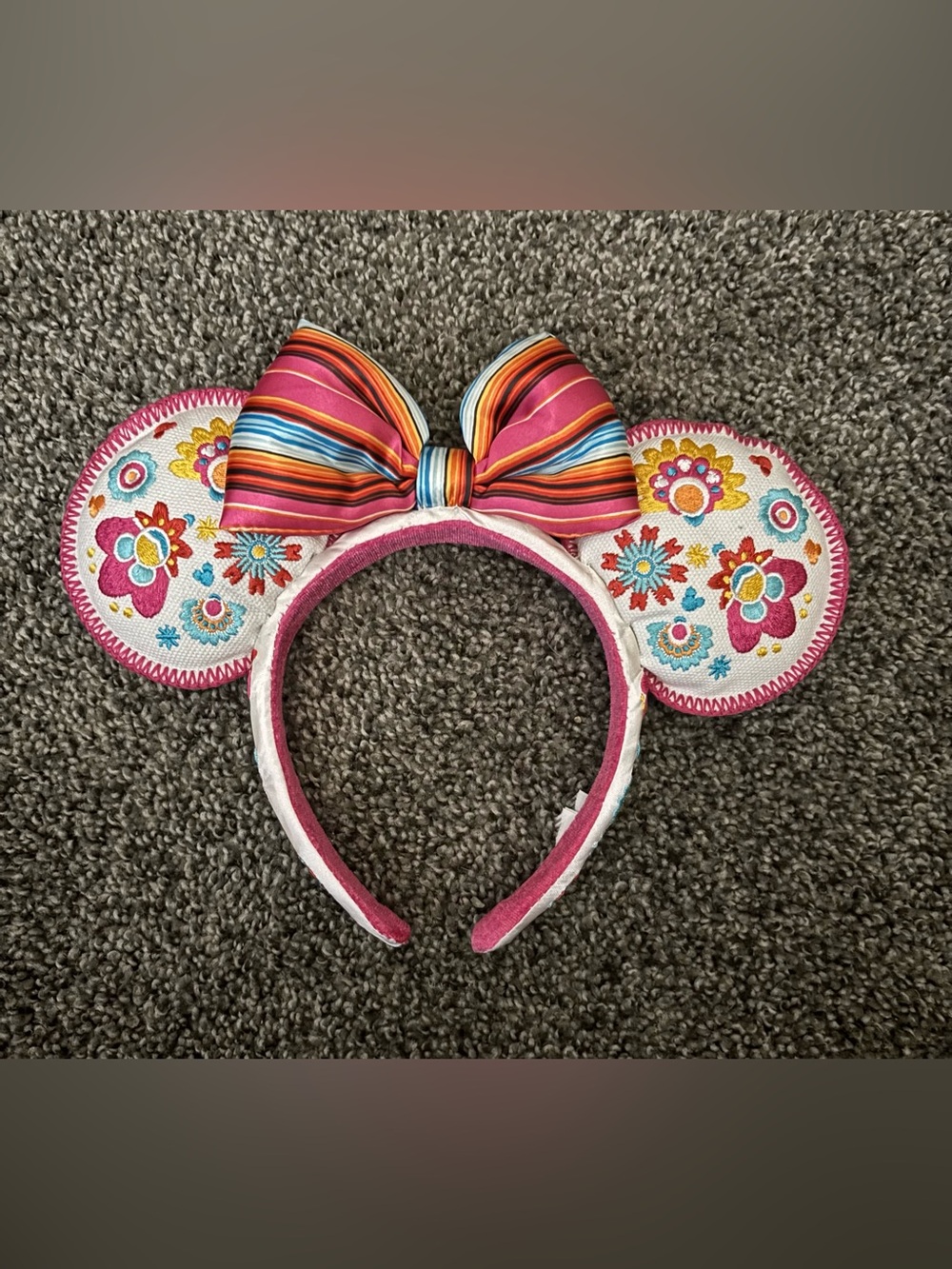 EUC Disney Minnie Ears Headband - World Showcase - Mexico